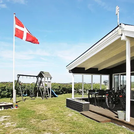 Three-bedroom Holiday In 2