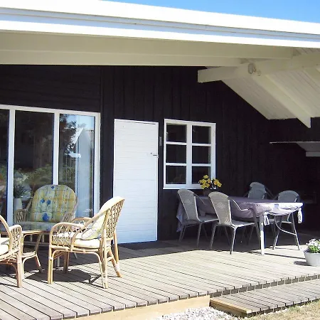 Three-bedroom Holiday In 2 * Løkken