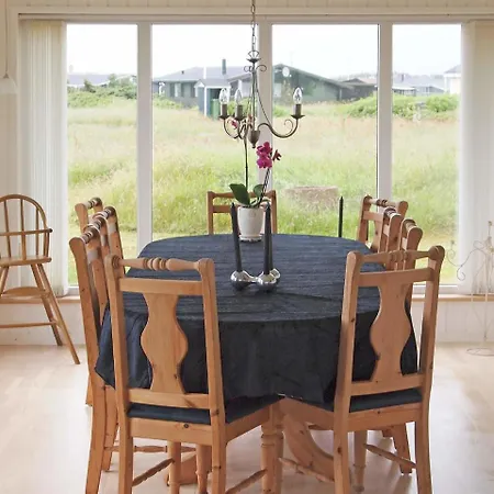 Three-bedroom Holiday In 2 Casa vacanze *