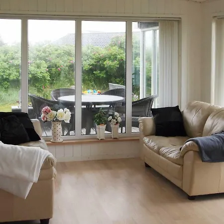 Three-bedroom Holiday In 2 Casa vacanze